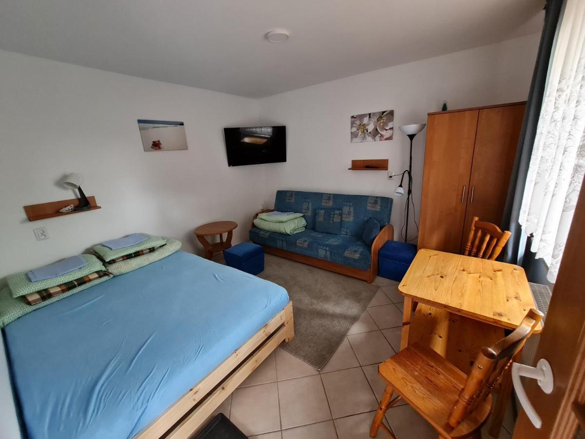 Tmt Pokoje Goscinne Z Aneksami Kuchennymi Kąty Rybackie Exterior photo